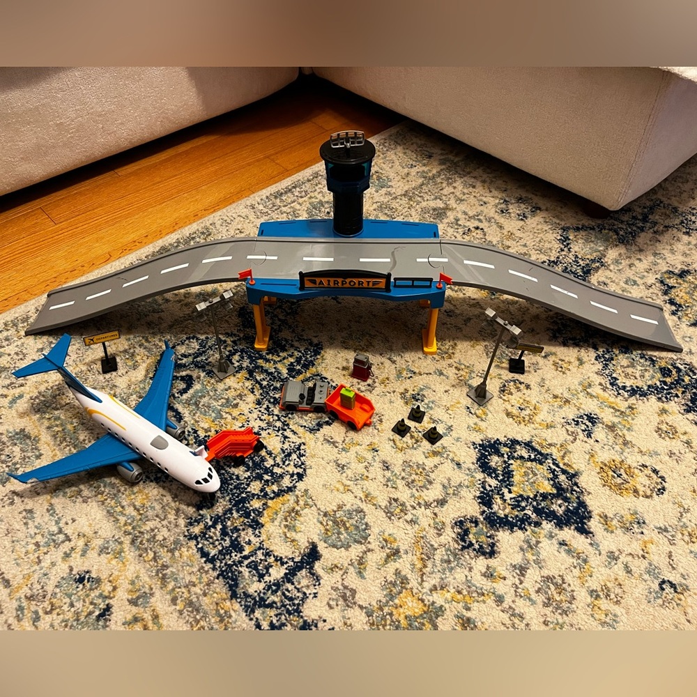 Driven Airport Playset